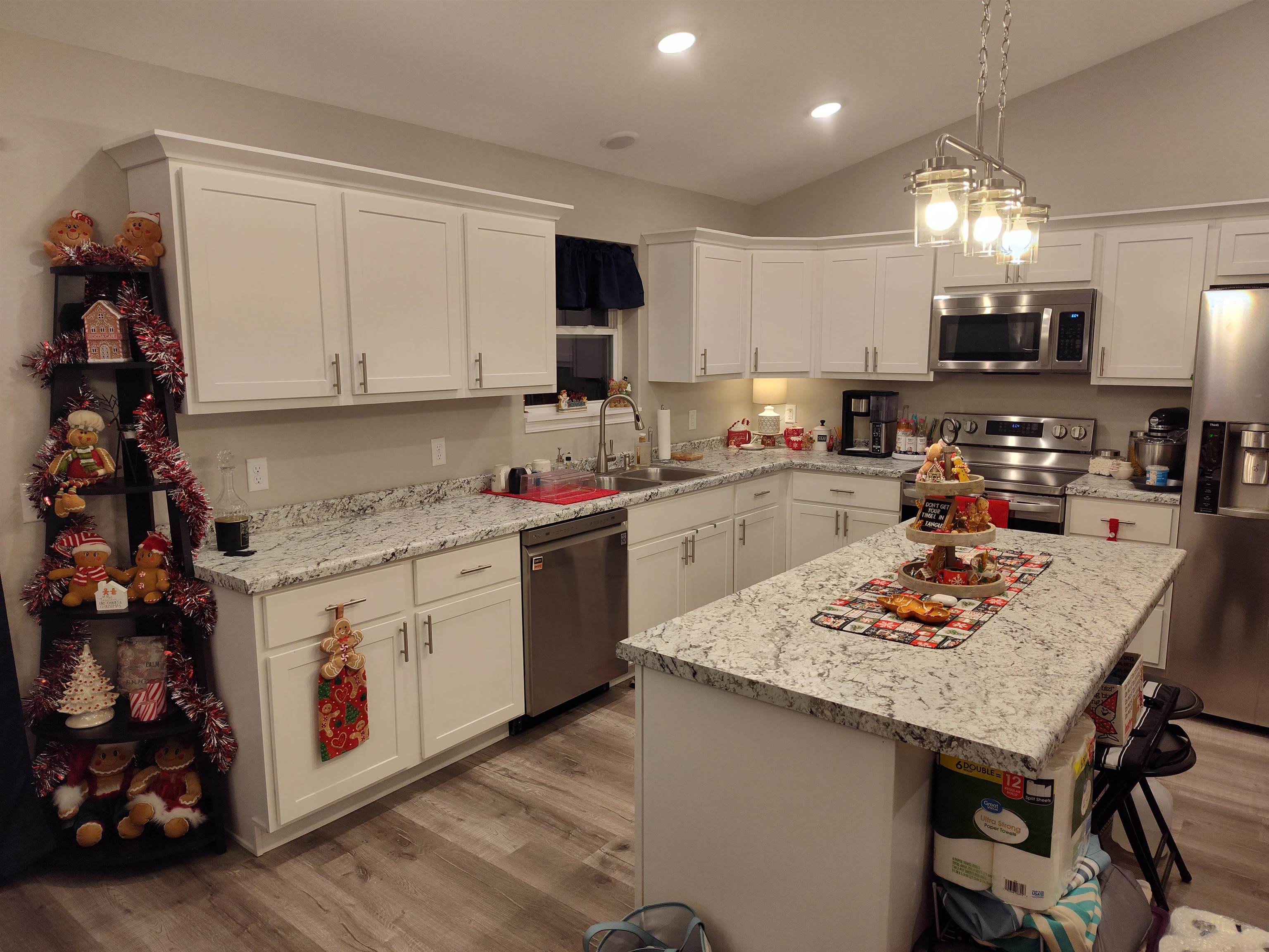 2148 Cambridge Court Reedsburg, WI 53959 - Photo 16 of 54