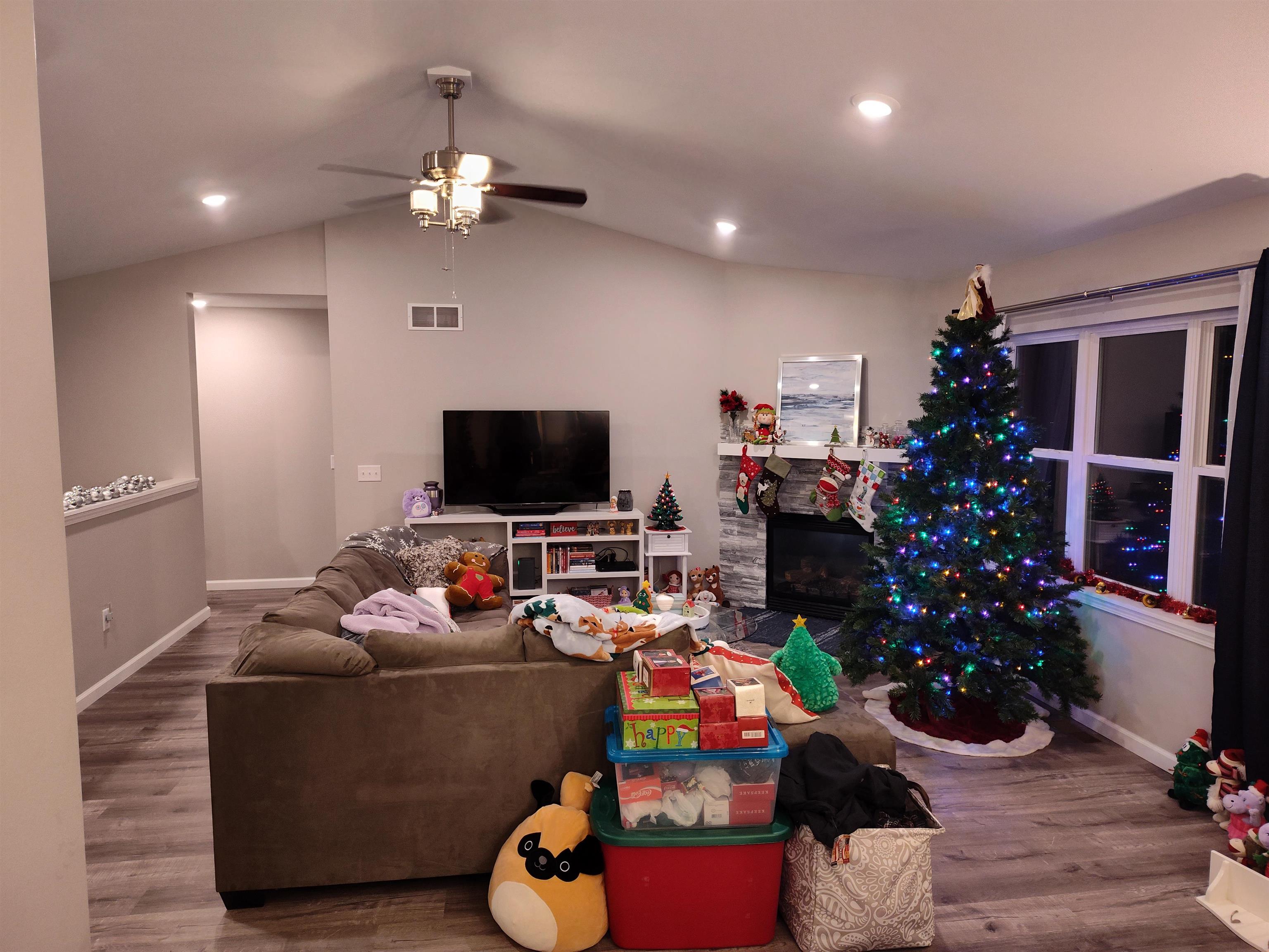 2148 Cambridge Court Reedsburg, WI 53959 - Photo 17 of 54