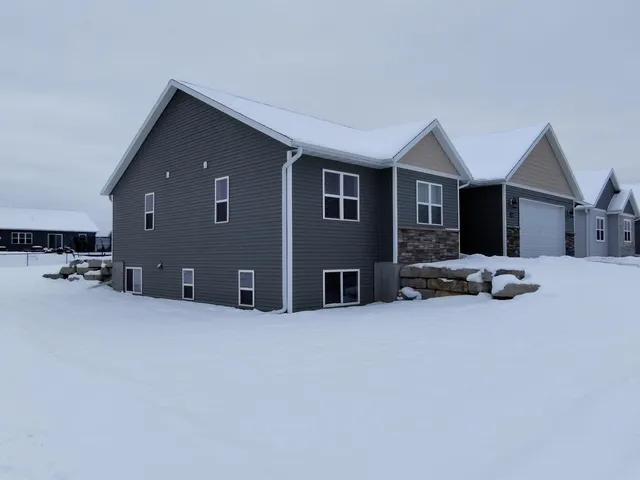 $405,000 | 2148 Cambridge Court, Reedsburg, WI 53959