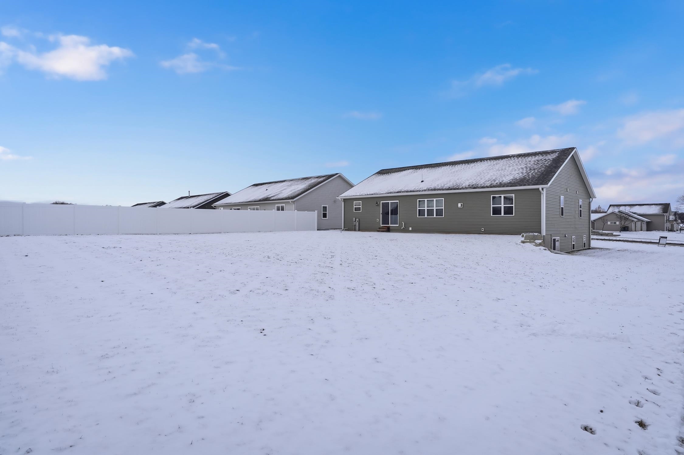 2148 Cambridge Court Reedsburg, WI 53959 - Photo 32 of 40