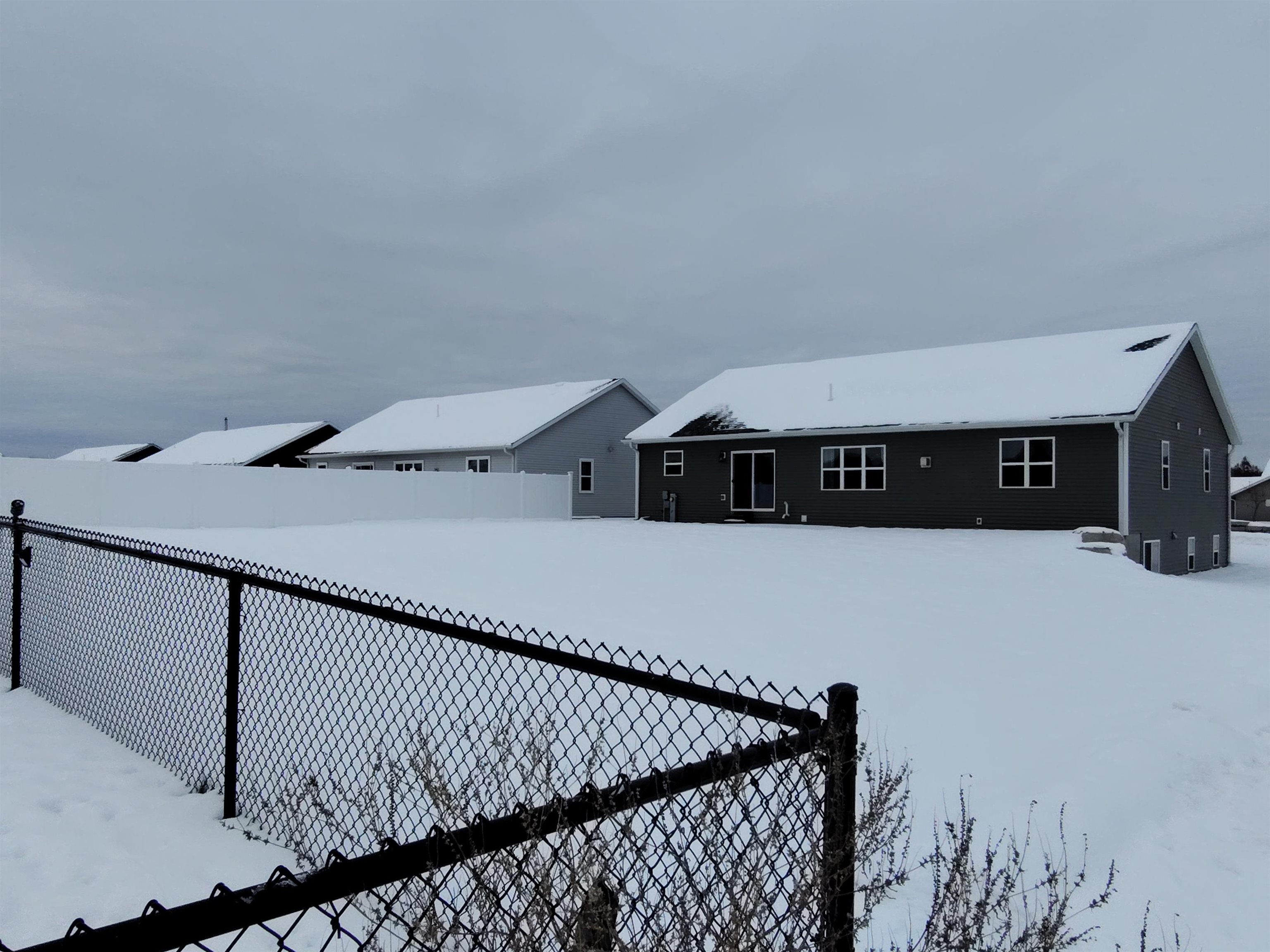 2148 Cambridge Court Reedsburg, WI 53959 - Photo 9 of 54