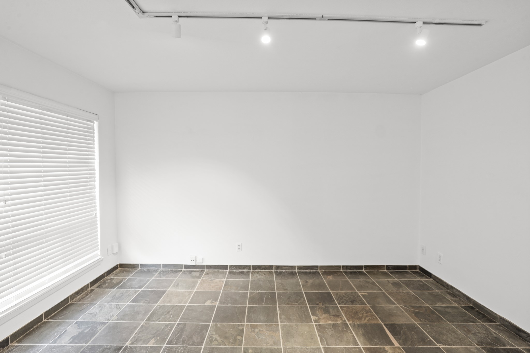 3602 Garrott Street, Unit 16 Houston, TX 77006 - Photo 19 of 34