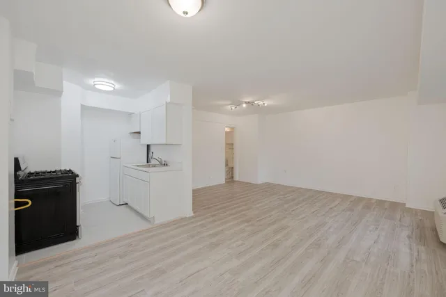 $149,000 | 1801 Clydesdale Place Northwest, Unit 212, Washington, DC 20009