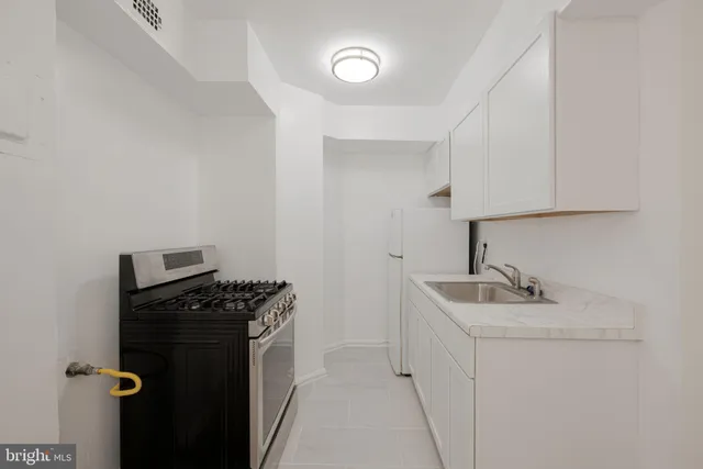 $149,000 | 1801 Clydesdale Place Northwest, Unit 212, Washington, DC 20009