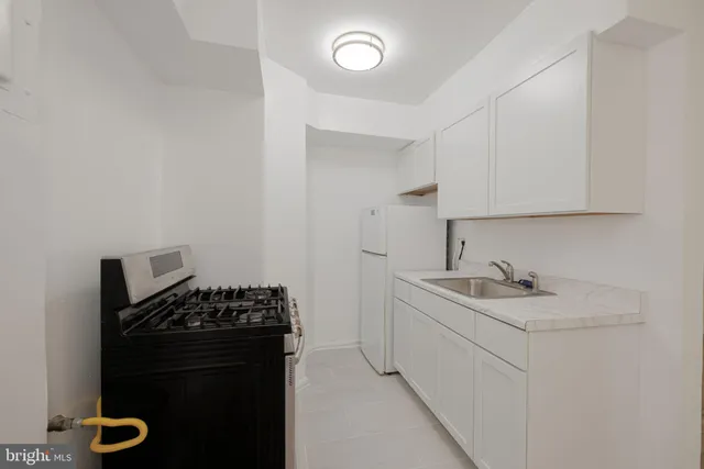 $149,000 | 1801 Clydesdale Place Northwest, Unit 212, Washington, DC 20009