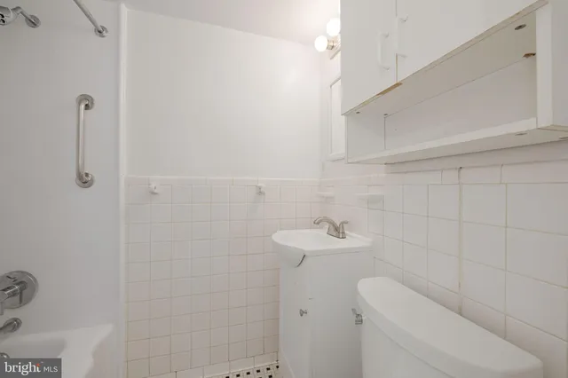 $149,000 | 1801 Clydesdale Place Northwest, Unit 212, Washington, DC 20009