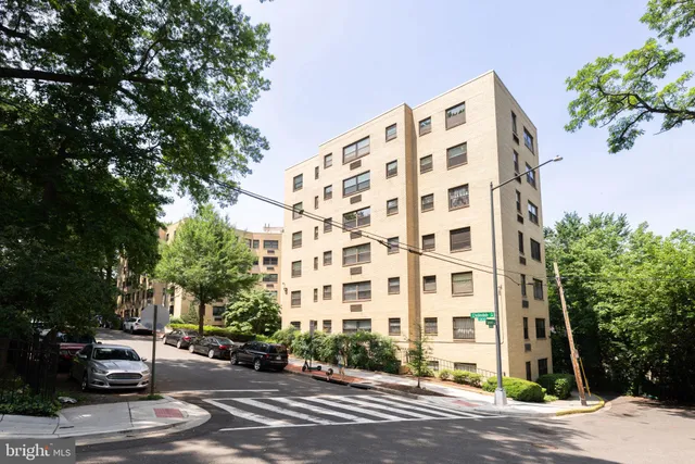 $149,000 | 1801 Clydesdale Place Northwest, Unit 212, Washington, DC 20009