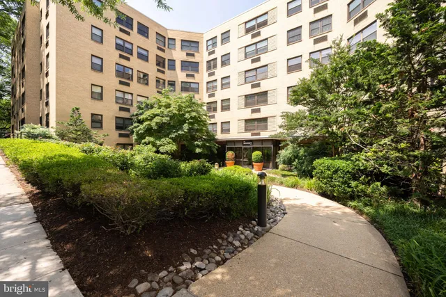 $149,000 | 1801 Clydesdale Place Northwest, Unit 212, Washington, DC 20009