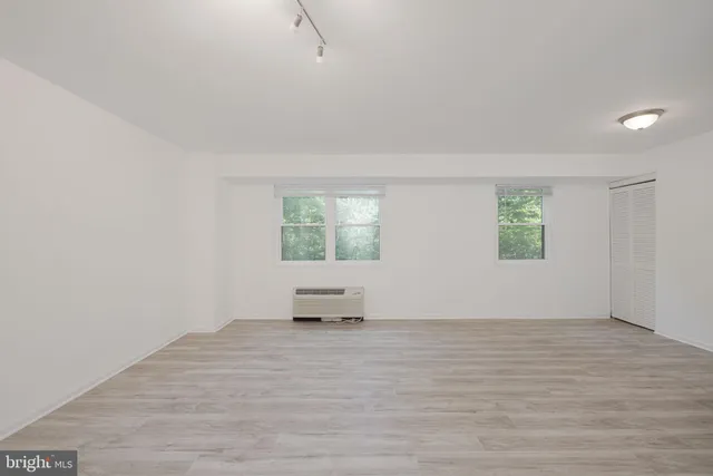 $149,000 | 1801 Clydesdale Place Northwest, Unit 212, Washington, DC 20009