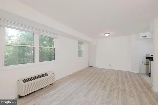 $149,000 | 1801 Clydesdale Place Northwest, Unit 212, Washington, DC 20009