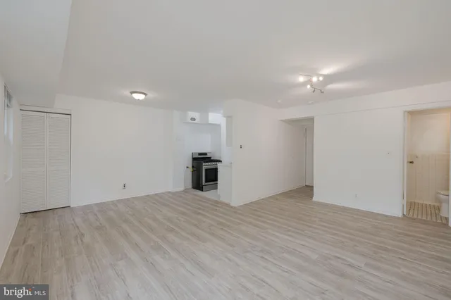 $149,000 | 1801 Clydesdale Place Northwest, Unit 212, Washington, DC 20009