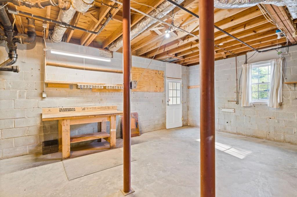 2943 Greenrock Trail Atlanta, GA 30340 - Photo 35 of 42