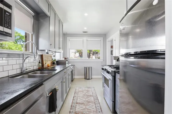 $2,400 | 4121 Pershing Avenue, Fort Worth, TX 76107