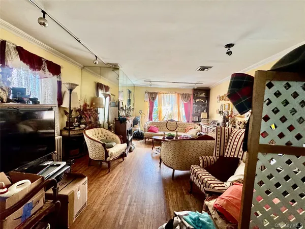$949,000 | 4055-4059 Murdock Avenue | Edenwald