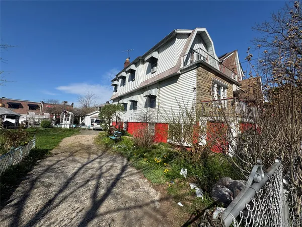 $949,000 | 4055-4059 Murdock Avenue | Edenwald