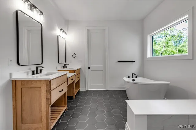 $699,000 | 2990 Bullis Road, Elma, NY 14059