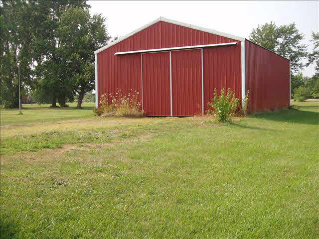 1621 East Sigler Road Carleton, MI 48117 - Photo 3 of 6 20416639-2.JPG
