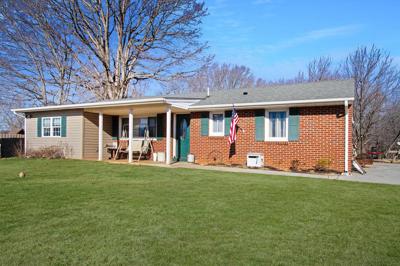 525 Doe Run Road Rocky Mount, VA 24151 - Photo 23 of 26 IMG_2282
