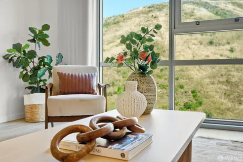 $899,000 | 1 Mandalay Place, Unit 910, South San Francisco, CA 94080