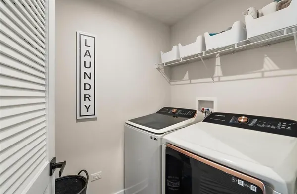 $585,000 | 319 Atkinson Drive, Sugar Grove, IL 60554