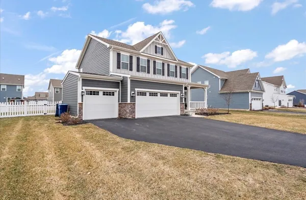$585,000 | 319 Atkinson Drive, Sugar Grove, IL 60554