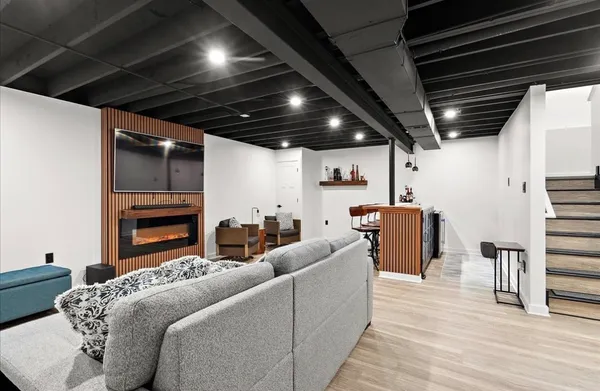 $585,000 | 319 Atkinson Drive, Sugar Grove, IL 60554