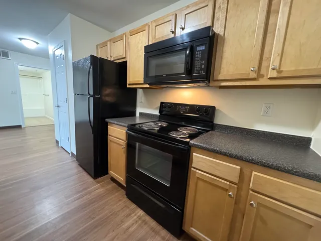 $1,965 | 50 Sentinel Court, Unit 106, Manchester, NH 03103