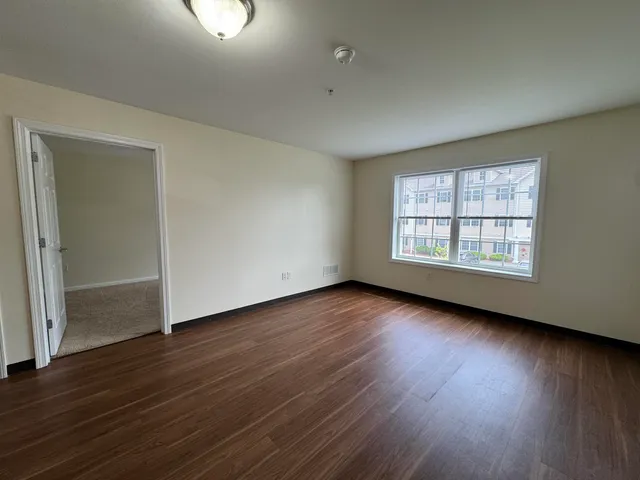 $1,965 | 50 Sentinel Court, Unit 106, Manchester, NH 03103