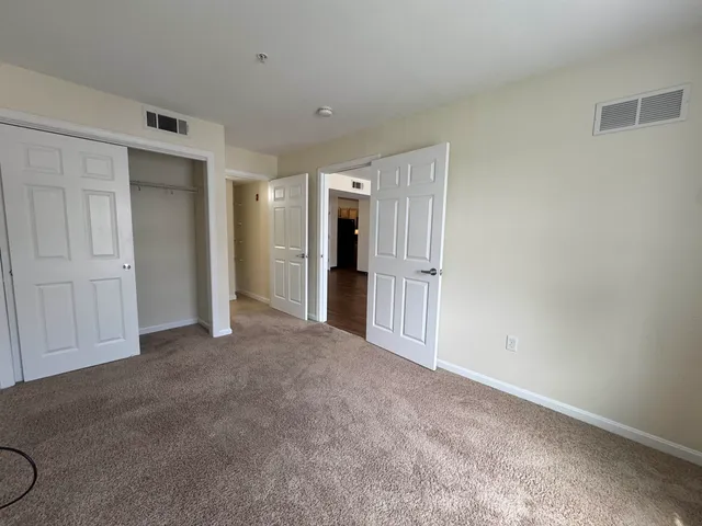 $1,965 | 50 Sentinel Court, Unit 106, Manchester, NH 03103