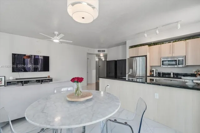 $615,000 | 1111 Southwest 1st Avenue, Unit 2420N, Miami, FL 33130