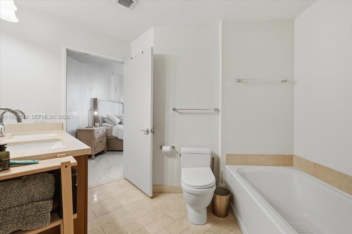 1111 Southwest 1st Avenue, Unit 2420N Miami, FL 33130 - Photo 7 of 31