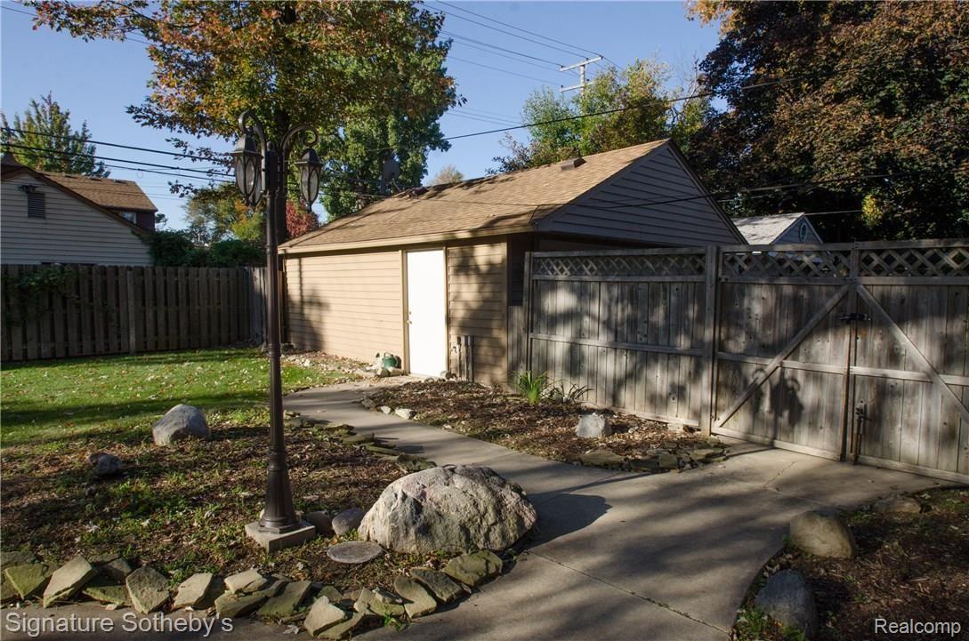 2133 Vernier Road Grosse Pointe, MI 48236 - Photo 31 of 33 Private fenced rear yard