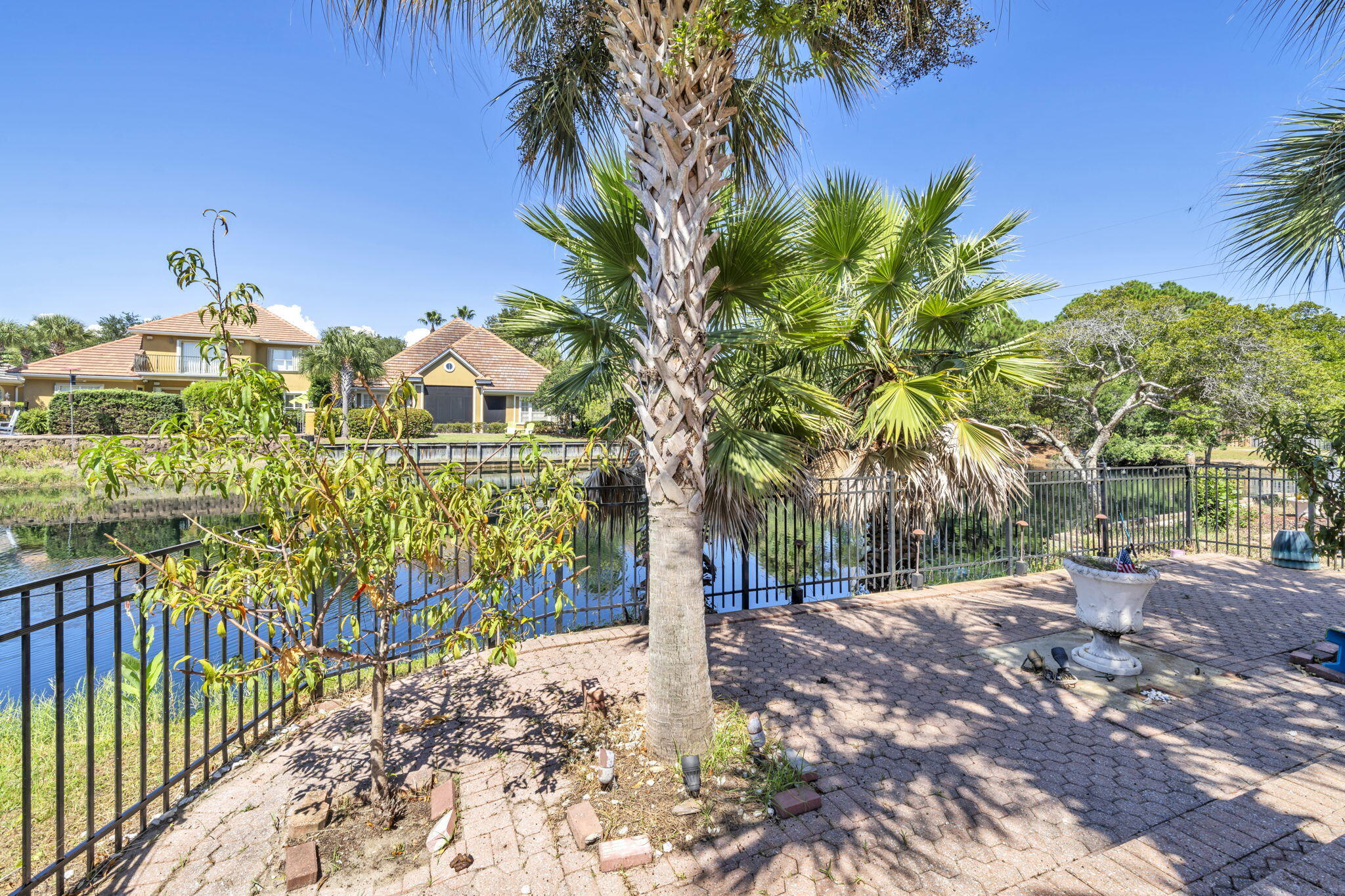 272 Calusa Boulevard Destin, FL 32541 - Photo 25 of 34 Patio