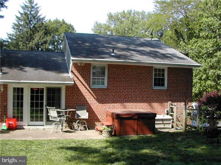 955 Springhouse Road Jenkintown, PA 19046 - Photo 5 of 10 Exterior Back