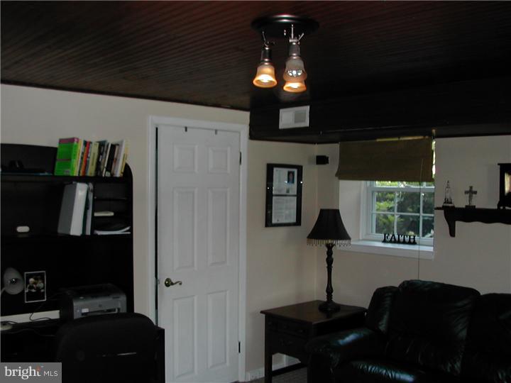 955 Springhouse Road Jenkintown, PA 19046 - Photo 7 of 10 Family Room