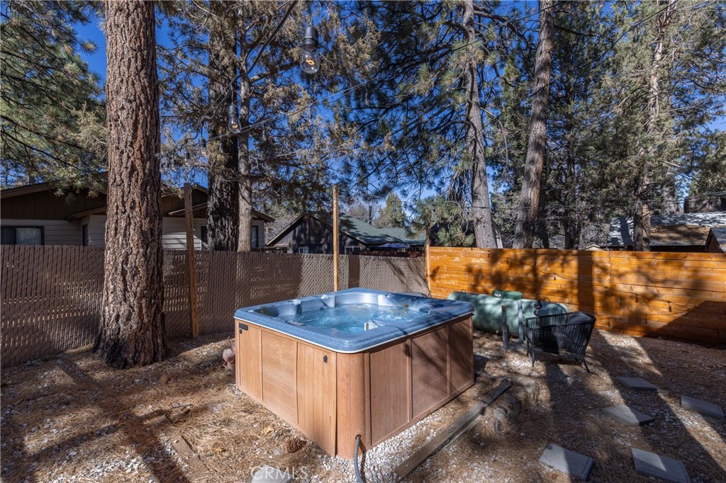 376 Riverside Avenue Sugarloaf, CA 92386 - Photo 20 of 24 Hot tub day side