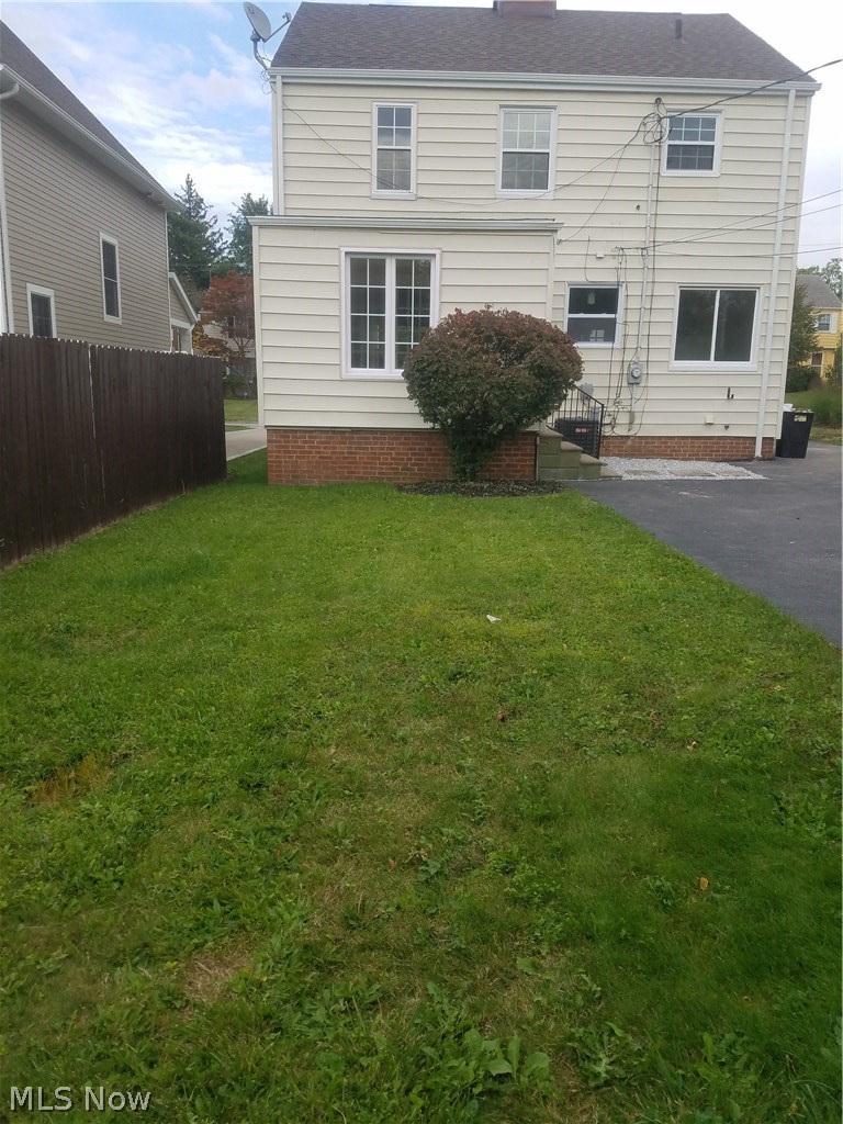 3684 Strathavon Road Cleveland, OH 44120 - Photo 24 of 25
