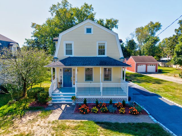 $855,000 | 7 Chestnut Street, Darien, CT 06820