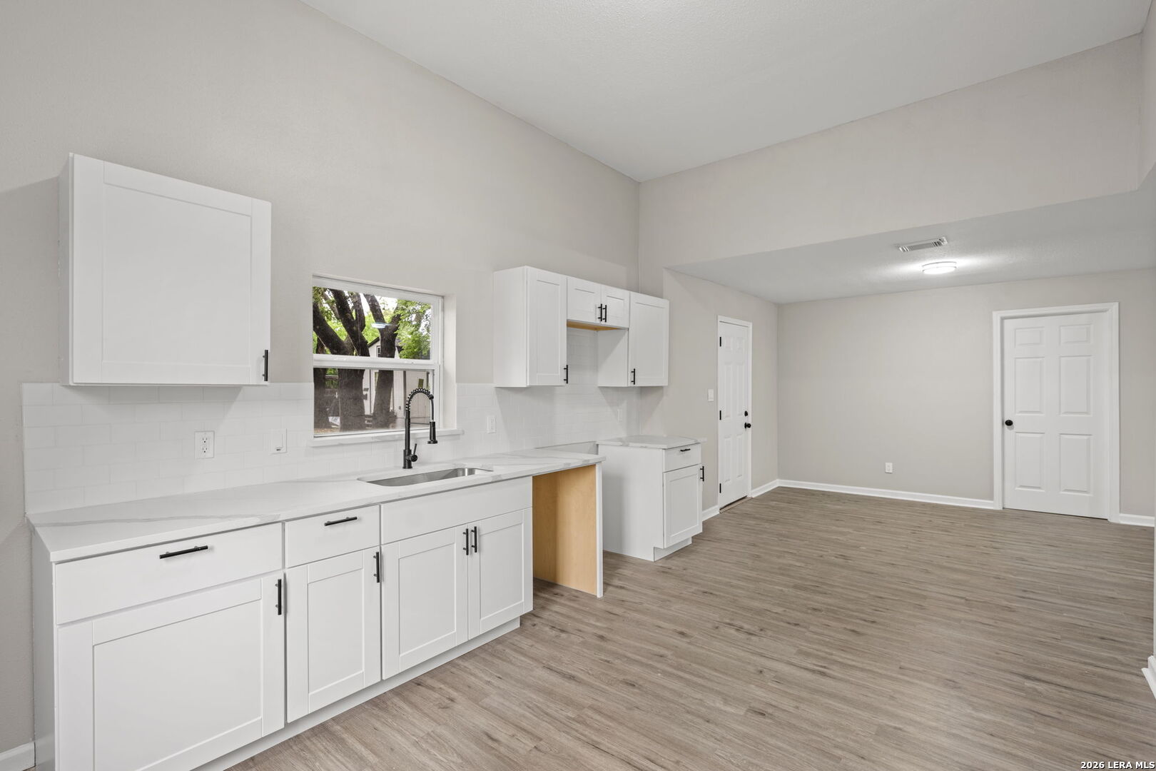 502 Ross Street Kerrville, TX 78028 - Photo 6 of 21