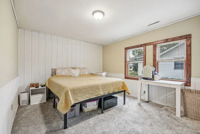 $250,000 | 27630 Hickory, Island Lake, IL 60042