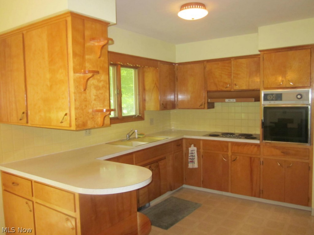 1227 South Hametown Road Akron, OH 44321 - Photo 2 of 18
