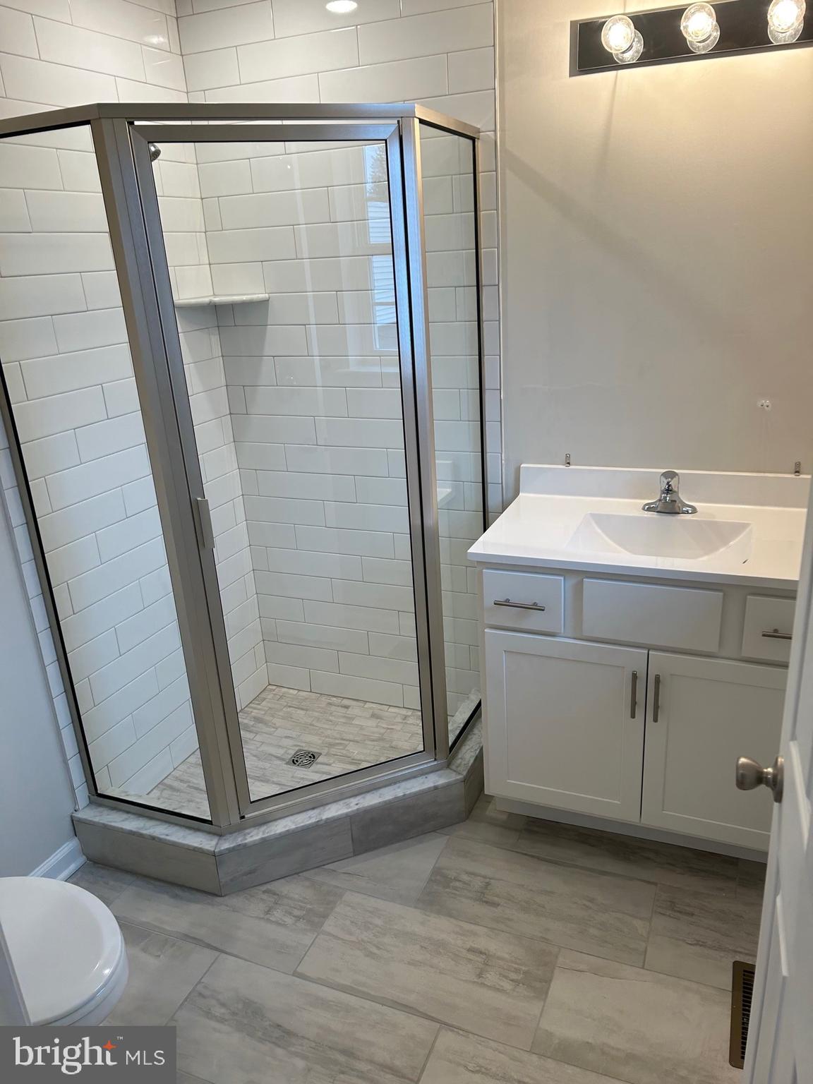 1057 Easton Road, Unit B Abington, PA 19001 - Photo 8 of 11 Master Bathroom 1