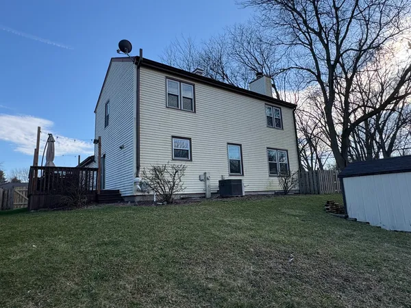 $306,900 | 5524 West Shore Drive, McHenry, IL 60050