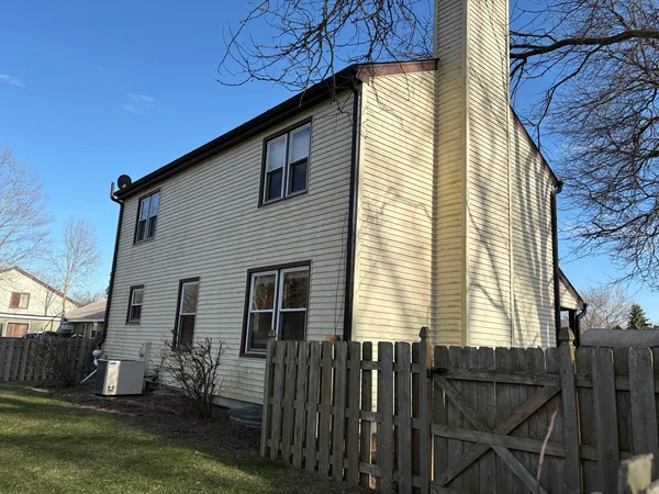 $306,900 | 5524 West Shore Drive, McHenry, IL 60050