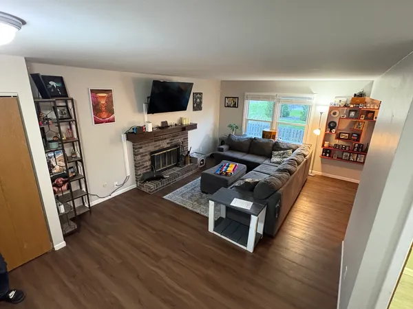 $306,900 | 5524 West Shore Drive, McHenry, IL 60050