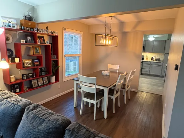 $306,900 | 5524 West Shore Drive, McHenry, IL 60050