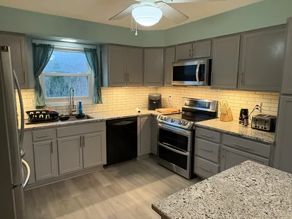 $306,900 | 5524 West Shore Drive, McHenry, IL 60050