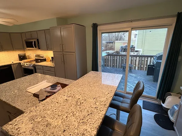 $306,900 | 5524 West Shore Drive, McHenry, IL 60050