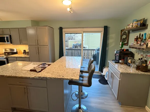 $306,900 | 5524 West Shore Drive, McHenry, IL 60050