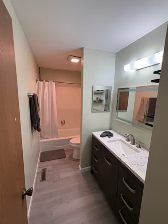 $306,900 | 5524 West Shore Drive, McHenry, IL 60050